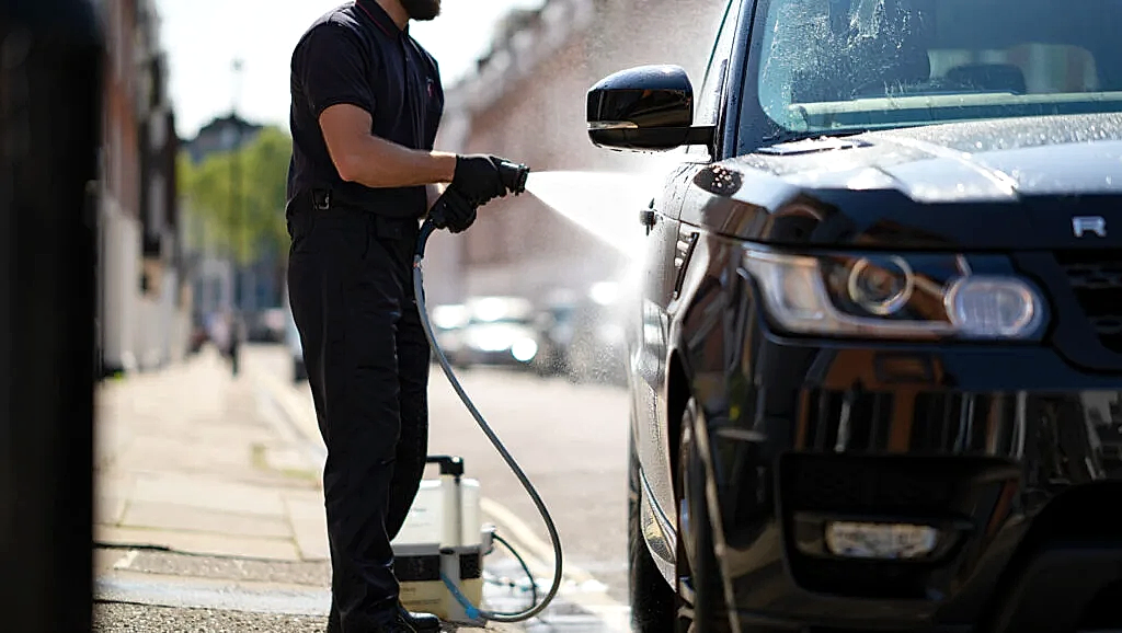 Mobile car valeting - expert care, no faff.